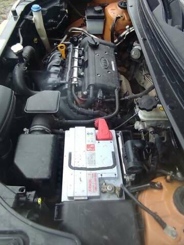 Помаранчевий Кіа Soul, об'ємом двигуна 1.59 л та пробігом 216 тис. км за 6000 $, фото 7 на Automoto.ua