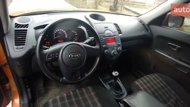 Помаранчевий Кіа Soul, об'ємом двигуна 1.59 л та пробігом 216 тис. км за 6000 $, фото 1 на Automoto.ua