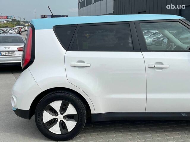 Білий Кіа Soul EV, об'ємом двигуна 0 л та пробігом 127 тис. км за 7790 $, фото 7 на Automoto.ua