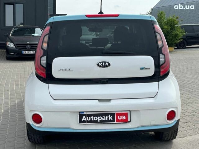 Білий Кіа Soul EV, об'ємом двигуна 0 л та пробігом 127 тис. км за 7790 $, фото 5 на Automoto.ua