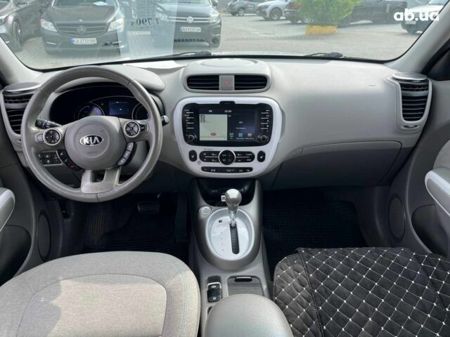 Білий Кіа Soul EV, об'ємом двигуна 0 л та пробігом 127 тис. км за 7790 $, фото 25 на Automoto.ua