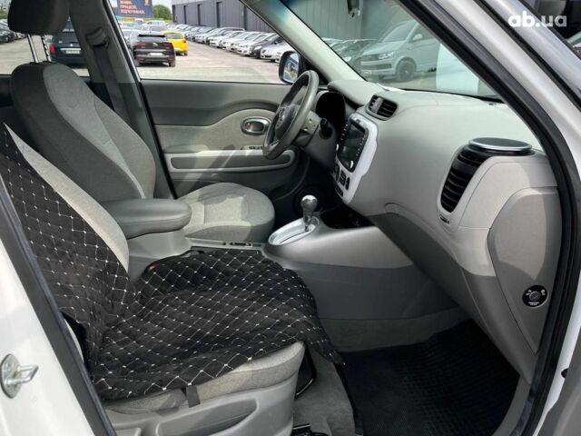 Білий Кіа Soul EV, об'ємом двигуна 0 л та пробігом 127 тис. км за 7790 $, фото 29 на Automoto.ua