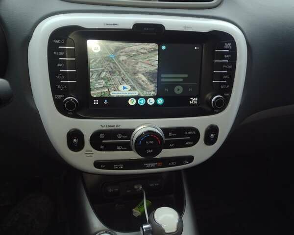 Білий Кіа Soul EV, об'ємом двигуна 0 л та пробігом 132 тис. км за 9500 $, фото 1 на Automoto.ua