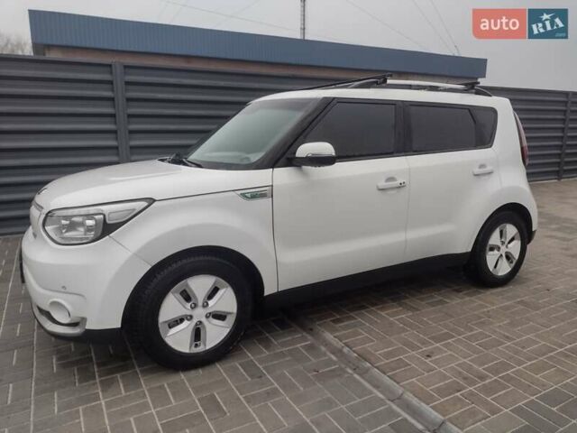 Білий Кіа Soul EV, об'ємом двигуна 0 л та пробігом 132 тис. км за 9500 $, фото 2 на Automoto.ua