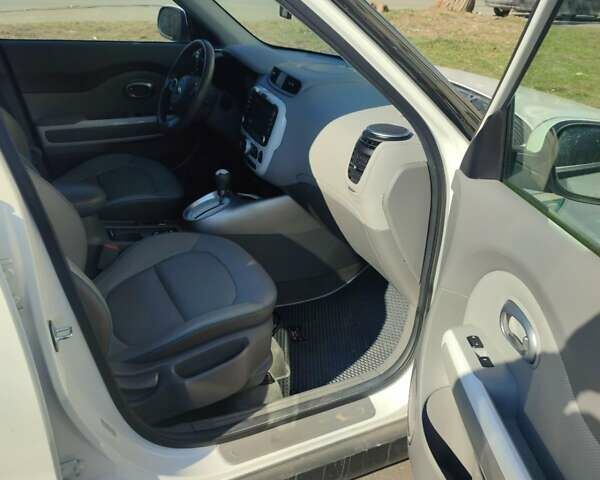 Белый Киа Soul EV, объемом двигателя 0 л и пробегом 90 тыс. км за 6300 $, фото 13 на Automoto.ua