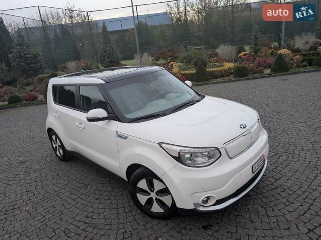 Кіа Soul EV 2015 у Жовкві на Automoto.ua Білий Кіа Soul EV, об'ємом двигуна 0 л та пробігом 160 тис. км за 9900 $, фото 4 на Automoto.ua