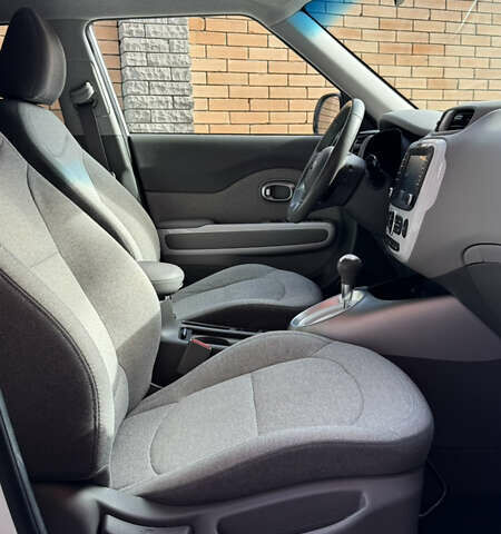 Белый Киа Soul EV, объемом двигателя 0 л и пробегом 126 тыс. км за 6300 $, фото 19 на Automoto.ua