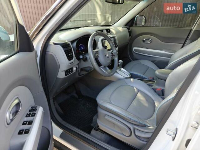 Белый Киа Soul EV, объемом двигателя 0 л и пробегом 131 тыс. км за 6999 $, фото 3 на Automoto.ua