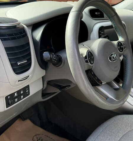 Белый Киа Soul EV, объемом двигателя 0 л и пробегом 126 тыс. км за 6300 $, фото 25 на Automoto.ua