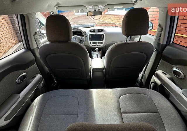 Белый Киа Soul EV, объемом двигателя 0 л и пробегом 126 тыс. км за 6300 $, фото 14 на Automoto.ua