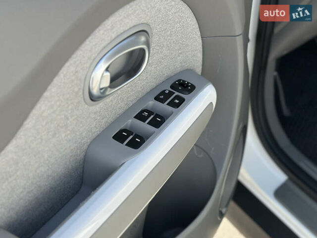 Белый Киа Soul EV, объемом двигателя 0 л и пробегом 150 тыс. км за 6150 $, фото 22 на Automoto.ua
