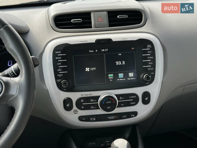 Белый Киа Soul EV, объемом двигателя 0 л и пробегом 150 тыс. км за 6150 $, фото 40 на Automoto.ua