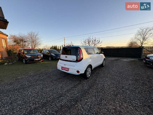 Білий Кіа Soul EV, об'ємом двигуна 0 л та пробігом 151 тис. км за 5900 $, фото 13 на Automoto.ua