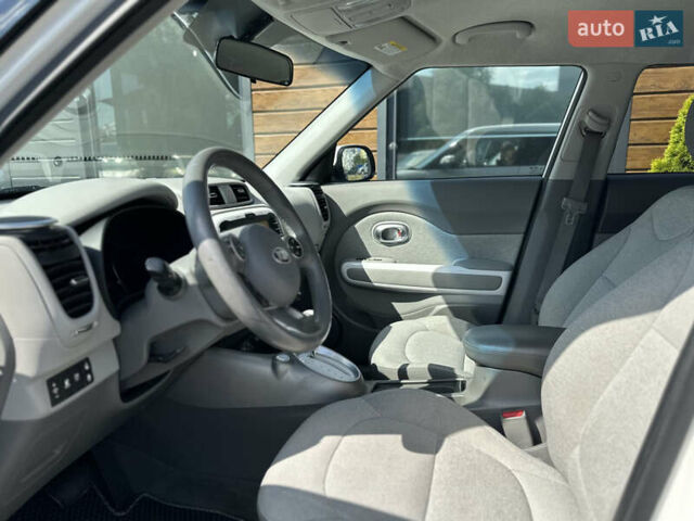 Белый Киа Soul EV, объемом двигателя 0 л и пробегом 150 тыс. км за 6150 $, фото 26 на Automoto.ua