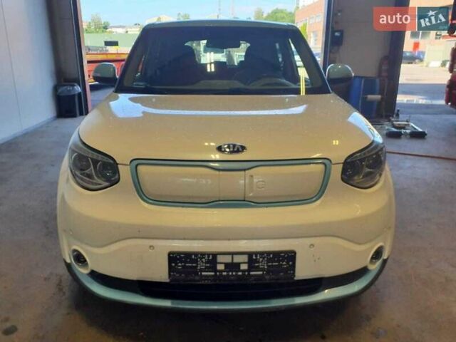Кіа Soul EV 2015 у Києві на Automoto.ua Білий Кіа Soul EV, об'ємом двигуна 0 л та пробігом 91 тис. км за 6700 $, фото 25 на Automoto.ua