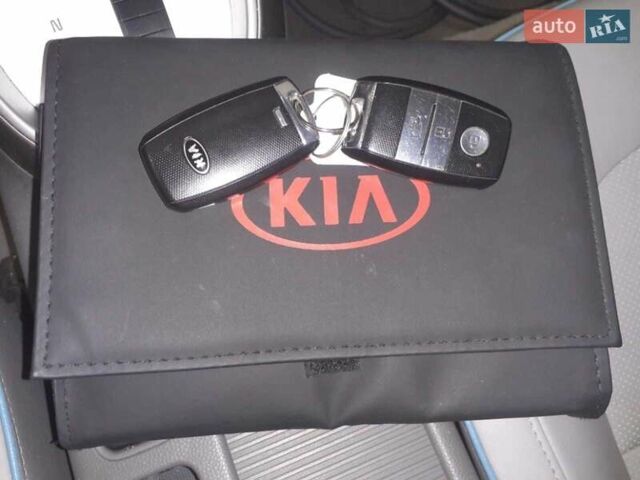Кіа Soul EV 2015 у Києві на Automoto.ua Білий Кіа Soul EV, об'ємом двигуна 0 л та пробігом 91 тис. км за 6700 $, фото 6 на Automoto.ua