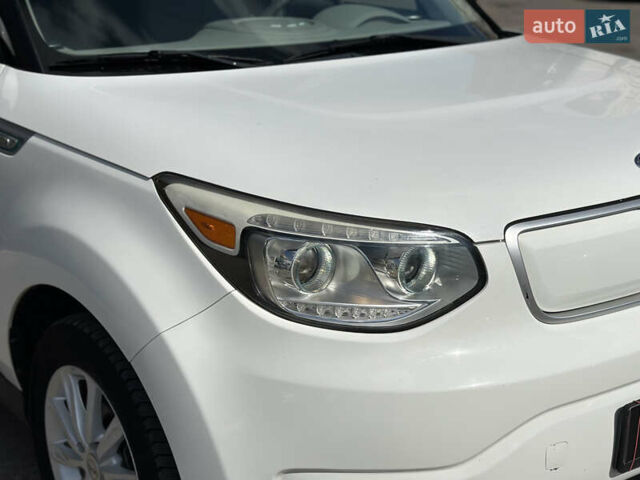 Белый Киа Soul EV, объемом двигателя 0 л и пробегом 150 тыс. км за 6150 $, фото 7 на Automoto.ua