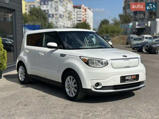 Белый Киа Soul EV, объемом двигателя 0 л и пробегом 150 тыс. км за 6150 $, фото 4 на Automoto.ua