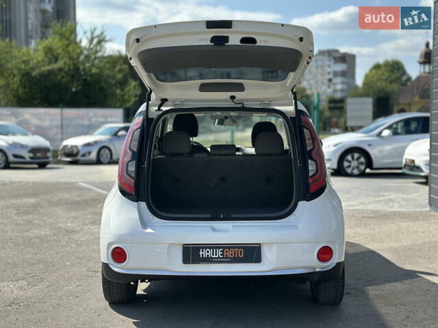 Белый Киа Soul EV, объемом двигателя 0 л и пробегом 150 тыс. км за 6150 $, фото 14 на Automoto.ua