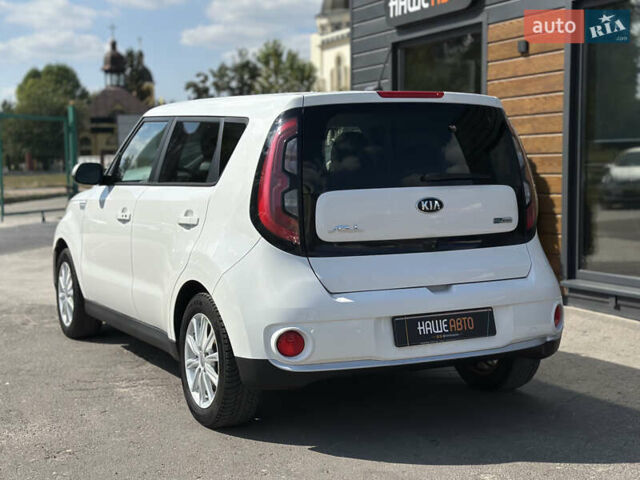 Белый Киа Soul EV, объемом двигателя 0 л и пробегом 150 тыс. км за 6150 $, фото 10 на Automoto.ua