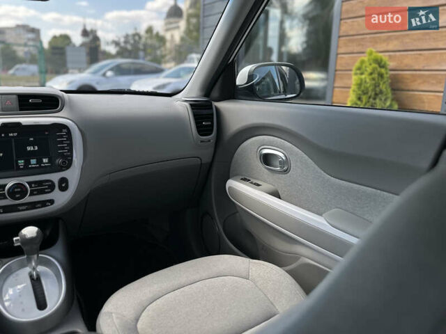 Белый Киа Soul EV, объемом двигателя 0 л и пробегом 150 тыс. км за 6150 $, фото 43 на Automoto.ua