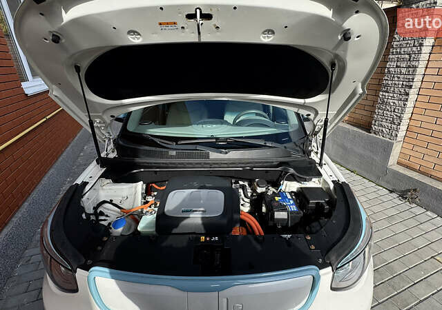 Белый Киа Soul EV, объемом двигателя 0 л и пробегом 126 тыс. км за 6300 $, фото 37 на Automoto.ua