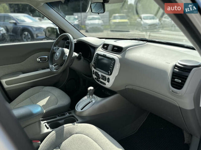 Белый Киа Soul EV, объемом двигателя 0 л и пробегом 150 тыс. км за 6150 $, фото 29 на Automoto.ua