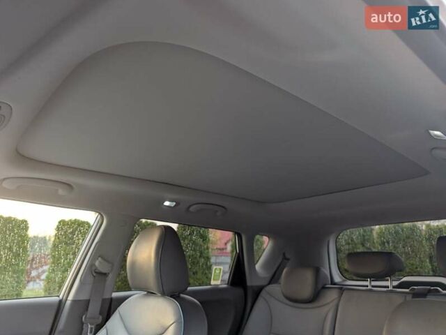 Кіа Soul EV 2015 у Жовкві на Automoto.ua Білий Кіа Soul EV, об'ємом двигуна 0 л та пробігом 160 тис. км за 9900 $, фото 3 на Automoto.ua