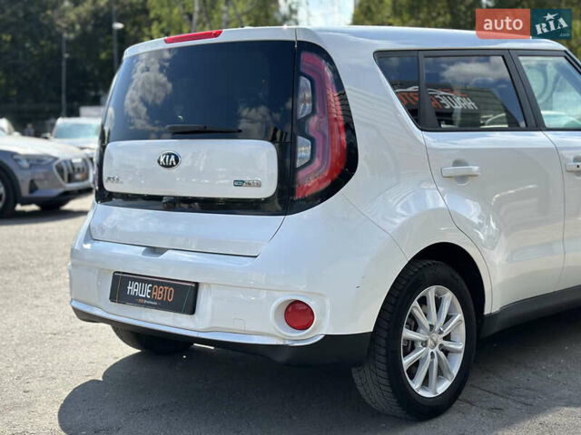 Белый Киа Soul EV, объемом двигателя 0 л и пробегом 150 тыс. км за 6150 $, фото 17 на Automoto.ua