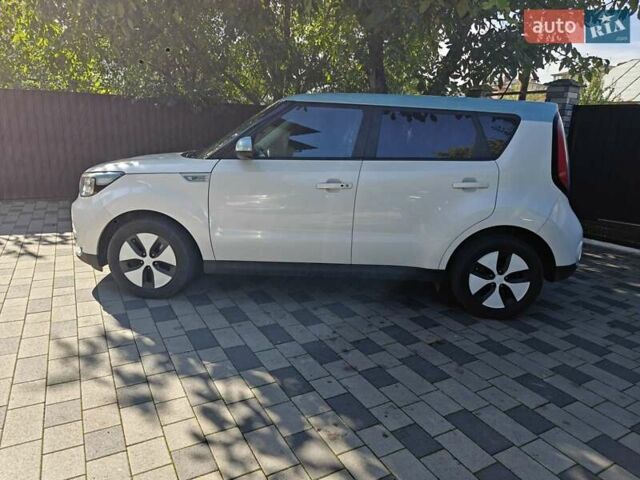 Белый Киа Soul EV, объемом двигателя 0 л и пробегом 131 тыс. км за 6999 $, фото 7 на Automoto.ua