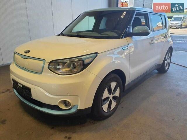 Кіа Soul EV 2015 у Києві на Automoto.ua Білий Кіа Soul EV, об'ємом двигуна 0 л та пробігом 91 тис. км за 6700 $, фото 21 на Automoto.ua