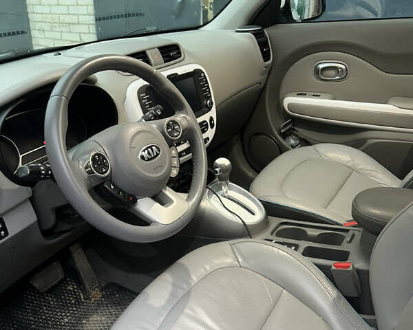 Белый Киа Soul EV, объемом двигателя 0 л и пробегом 102 тыс. км за 5300 $, фото 13 на Automoto.ua