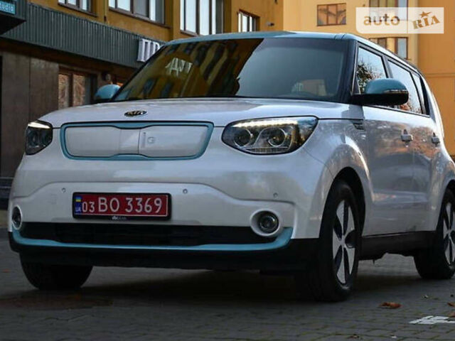 Білий Кіа Soul EV, об'ємом двигуна 0 л та пробігом 108 тис. км за 7200 $, фото 4 на Automoto.ua