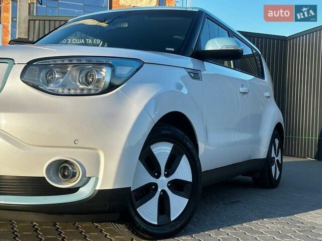 Білий Кіа Soul EV, об'ємом двигуна 0 л та пробігом 169 тис. км за 5600 $, фото 3 на Automoto.ua