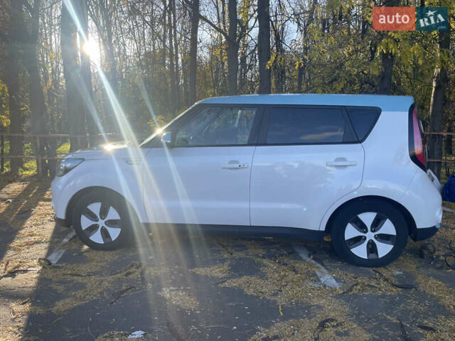 Белый Киа Soul EV, объемом двигателя 0 л и пробегом 193 тыс. км за 8000 $, фото 2 на Automoto.ua