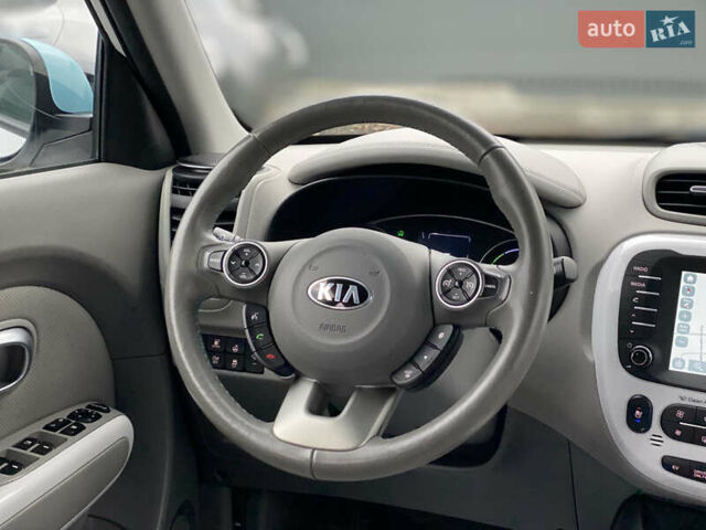 Кіа Soul EV 2016 у Луцьку на Automoto.ua Білий Кіа Soul EV, об'ємом двигуна 0 л та пробігом 116 тис. км за 7800 $, фото 33 на Automoto.ua