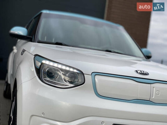Кіа Soul EV 2016 у Луцьку на Automoto.ua Білий Кіа Soul EV, об'ємом двигуна 0 л та пробігом 116 тис. км за 7800 $, фото 22 на Automoto.ua