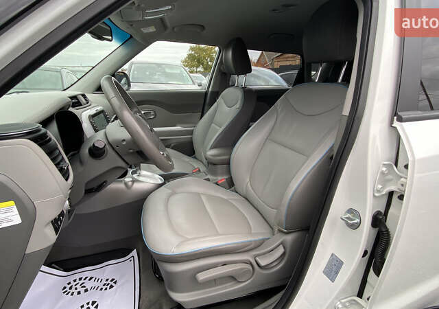 Кіа Soul EV 2016 у Луцьку на Automoto.ua Білий Кіа Soul EV, об'ємом двигуна 0 л та пробігом 116 тис. км за 7800 $, фото 29 на Automoto.ua