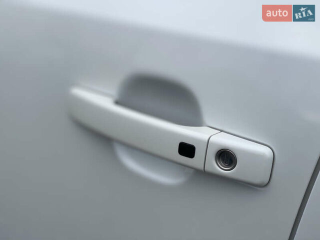 Кіа Soul EV 2016 у Луцьку на Automoto.ua Білий Кіа Soul EV, об'ємом двигуна 0 л та пробігом 116 тис. км за 7800 $, фото 115 на Automoto.ua