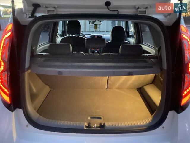 Білий Кіа Soul EV, об'ємом двигуна 0 л та пробігом 109 тис. км за 7399 $, фото 15 на Automoto.ua