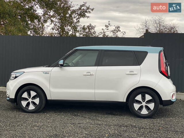 Кіа Soul EV 2016 у Луцьку на Automoto.ua Білий Кіа Soul EV, об'ємом двигуна 0 л та пробігом 116 тис. км за 7800 $, фото 74 на Automoto.ua