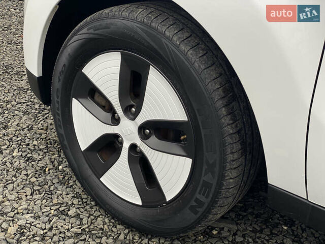 Кіа Soul EV 2016 у Луцьку на Automoto.ua Білий Кіа Soul EV, об'ємом двигуна 0 л та пробігом 116 тис. км за 7800 $, фото 51 на Automoto.ua