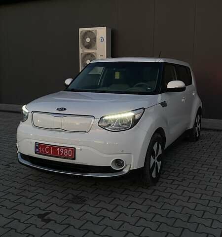 Білий Кіа Soul EV, об'ємом двигуна 0 л та пробігом 109 тис. км за 7399 $, фото 2 на Automoto.ua