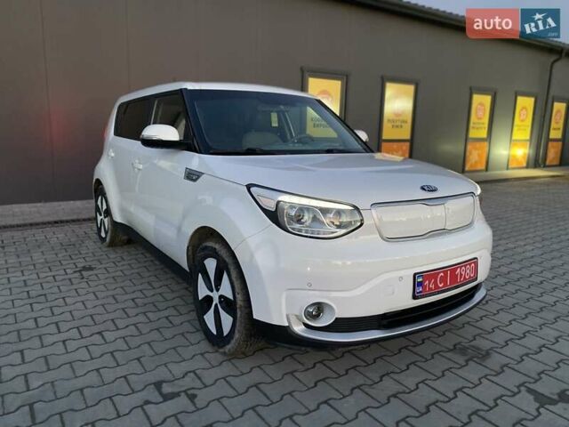 Білий Кіа Soul EV, об'ємом двигуна 0 л та пробігом 109 тис. км за 7399 $, фото 6 на Automoto.ua