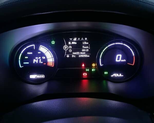 Білий Кіа Soul EV, об'ємом двигуна 0 л та пробігом 109 тис. км за 7399 $, фото 22 на Automoto.ua