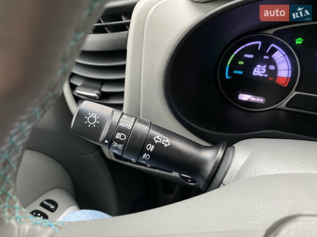 Кіа Soul EV 2016 у Луцьку на Automoto.ua Білий Кіа Soul EV, об'ємом двигуна 0 л та пробігом 116 тис. км за 7800 $, фото 53 на Automoto.ua