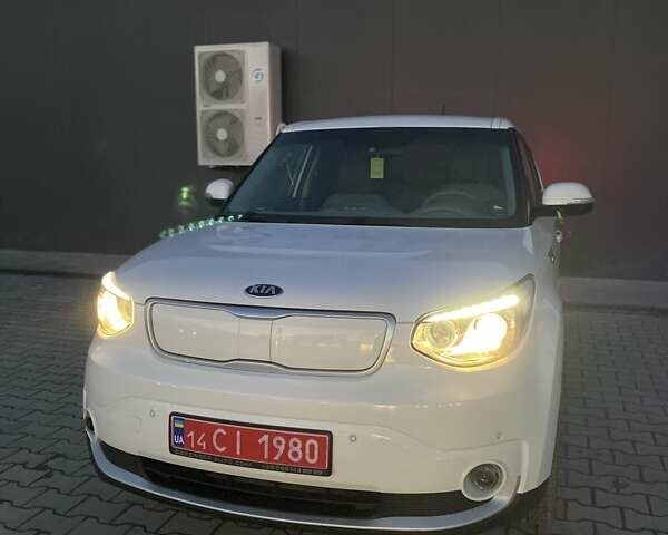 Білий Кіа Soul EV, об'ємом двигуна 0 л та пробігом 109 тис. км за 7399 $, фото 14 на Automoto.ua