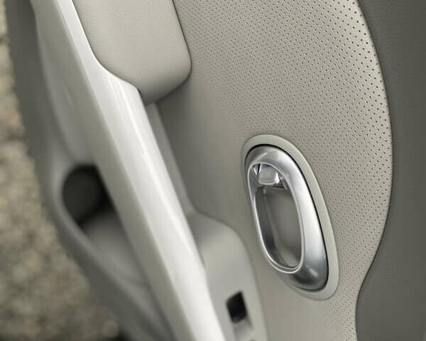 Кіа Soul EV 2016 у Луцьку на Automoto.ua Білий Кіа Soul EV, об'ємом двигуна 0 л та пробігом 116 тис. км за 7800 $, фото 47 на Automoto.ua