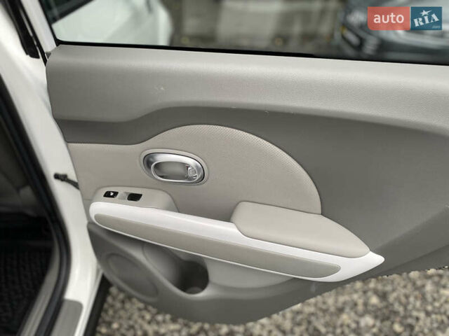 Кіа Soul EV 2016 у Луцьку на Automoto.ua Білий Кіа Soul EV, об'ємом двигуна 0 л та пробігом 116 тис. км за 7800 $, фото 61 на Automoto.ua