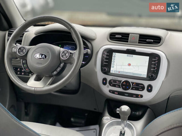 Кіа Soul EV 2016 у Луцьку на Automoto.ua Білий Кіа Soul EV, об'ємом двигуна 0 л та пробігом 116 тис. км за 7800 $, фото 32 на Automoto.ua